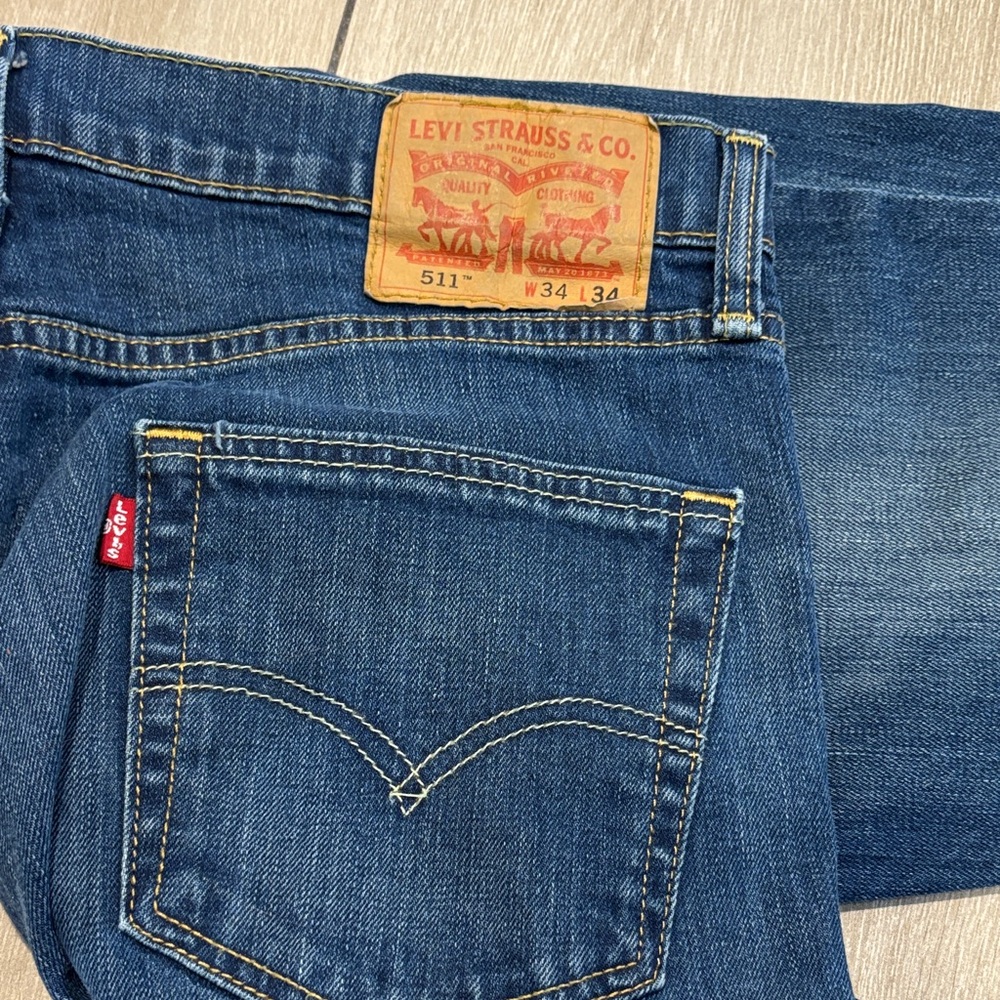 Levi's Classic Blue Slim Jeans